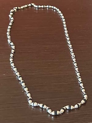 Tulasi Kanti malas de plata (collares hechos de madera sagrada Tulasi) pintadas en negro